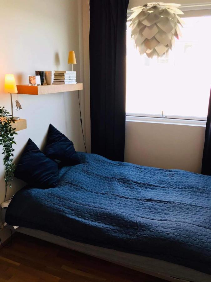 Stylish And Relaxing Two Bedroom Appartment, View Over Harbour ハフナルフィヨルズゥル エクステリア 写真