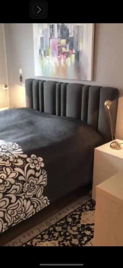 Stylish And Relaxing Two Bedroom Appartment, View Over Harbour ハフナルフィヨルズゥル エクステリア 写真